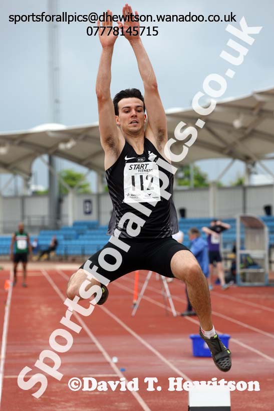 Senior mens long jump, Northern Championships, Sport City, Manchester. Photo: David T. Hewitson/Sports for All Pics